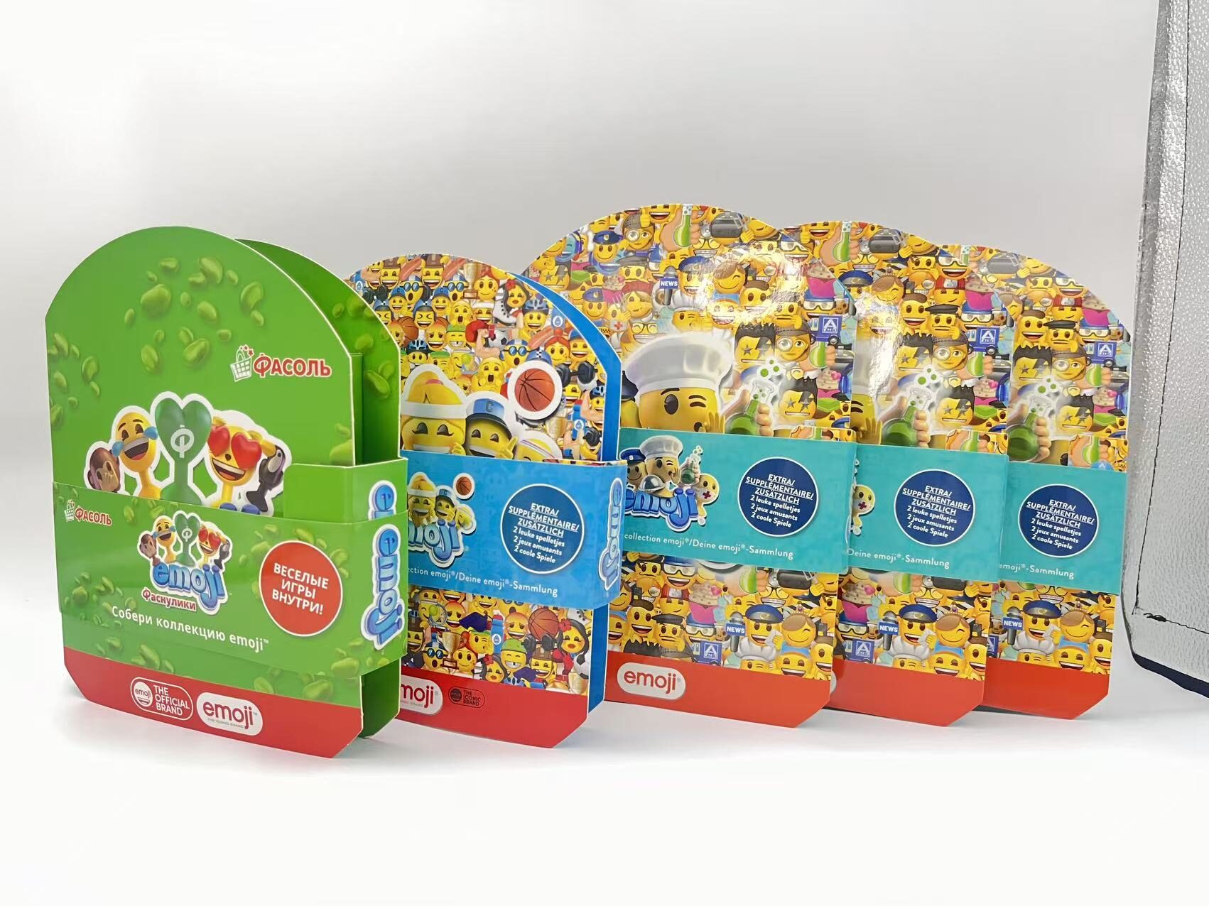 1-Emoji Suction Cup series Emoji suction cup toy series display packaging overview